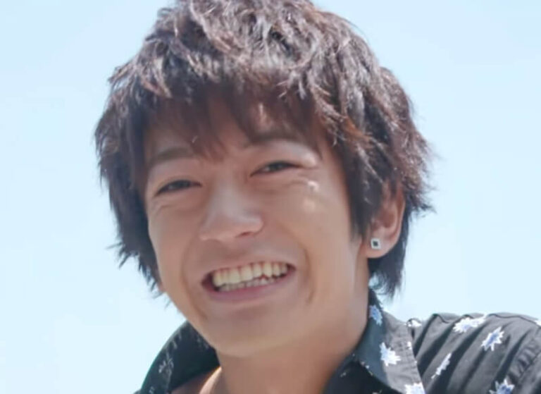 アリアナ・グランデ『デンジャラス・ウーマン』CM（大倉士門篇）